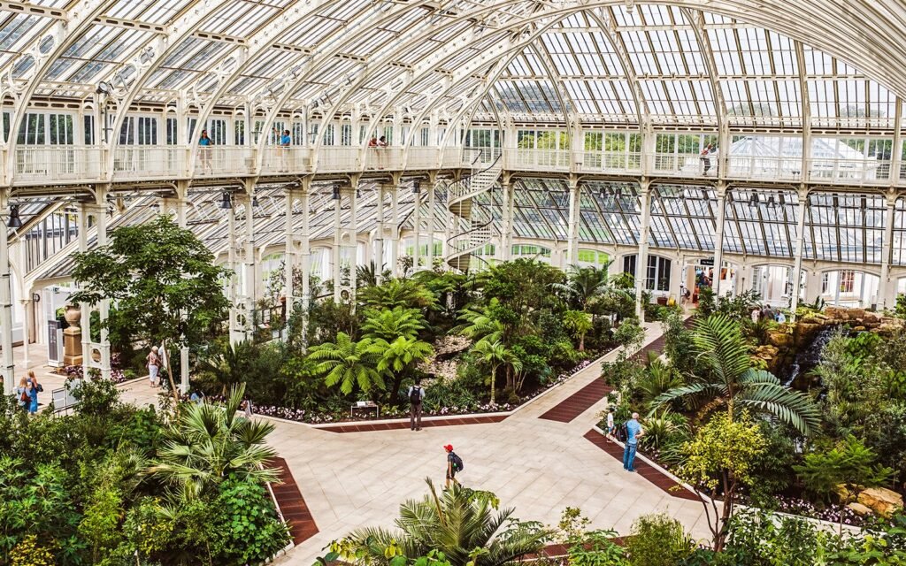 Kew Gardens Best Places to Visit in London HouseToMotive The lush botanical gardens and glasshouses of Kew Gardens in London
